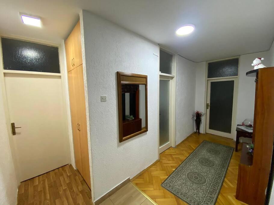 Ferienwohnung Pristina'S Hidden Gem Exterior foto